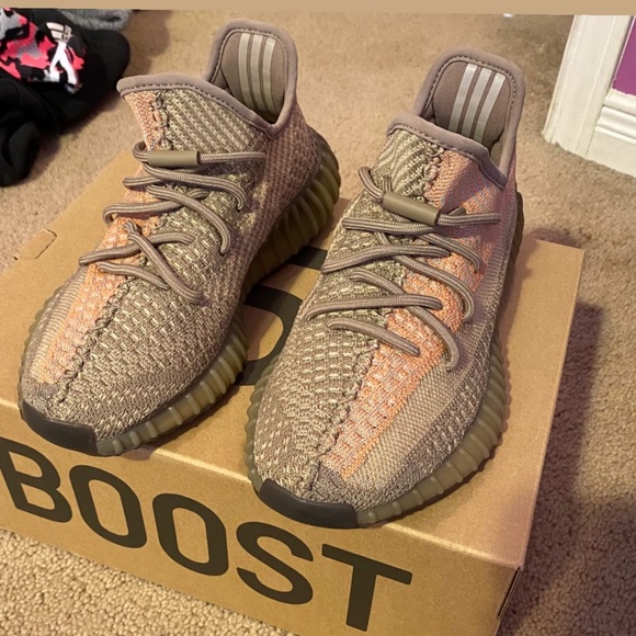 Yeezy 350 shoes - Picture 1 of 8